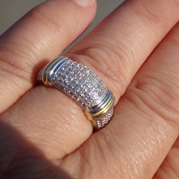 Silver band ring with multiple cz's.  size 6. - Picture 3 of 9